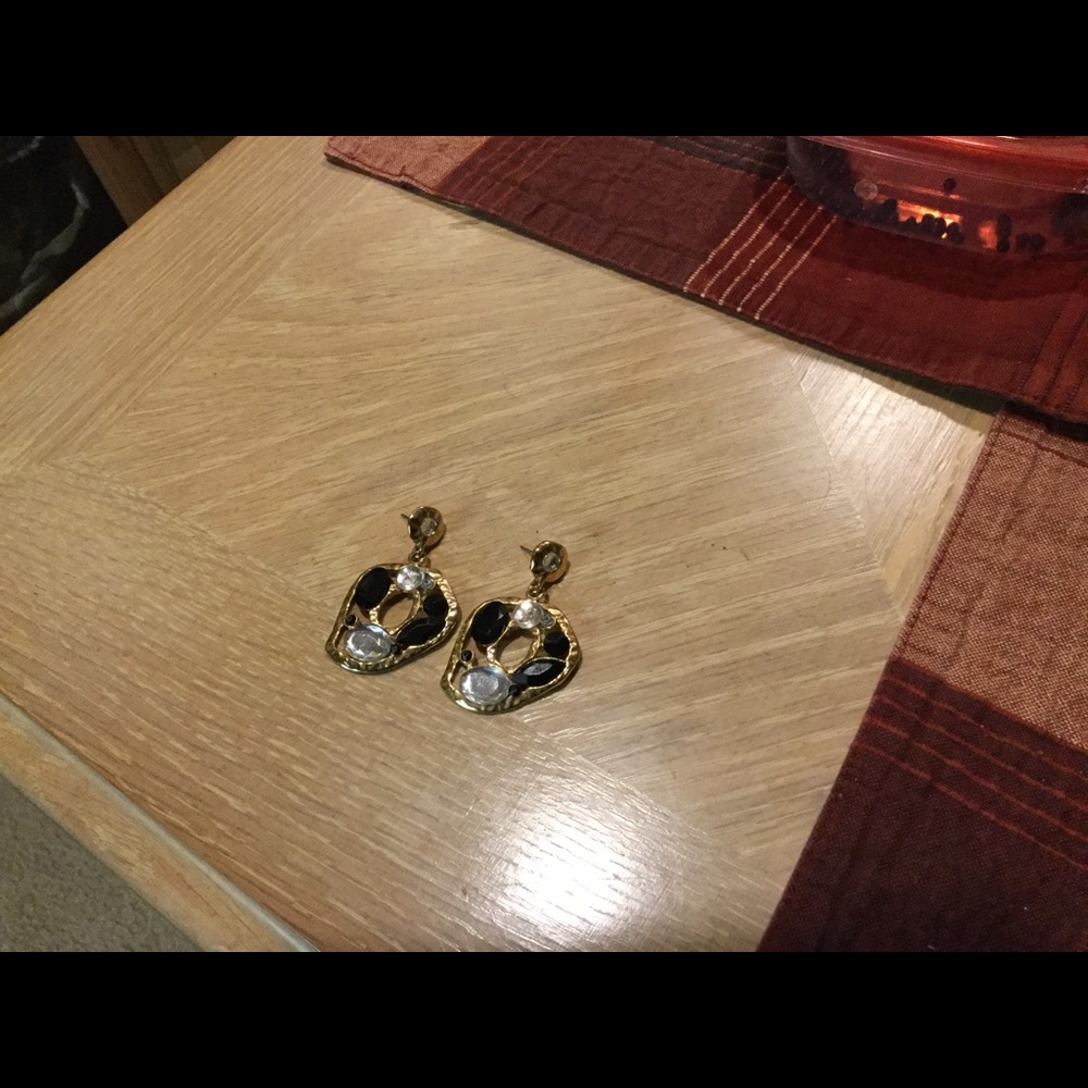 Earrings - Picture 4 of 4